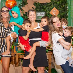 mae de gemeos e os filhos gemeos